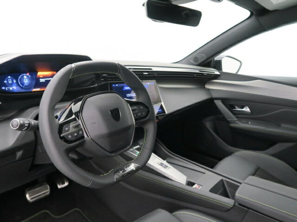 Peugeot 308 5P GT Hybrid 180 eEAT8 8 Peugeot 308 5P GT Hybrid 180 eEAT8 8