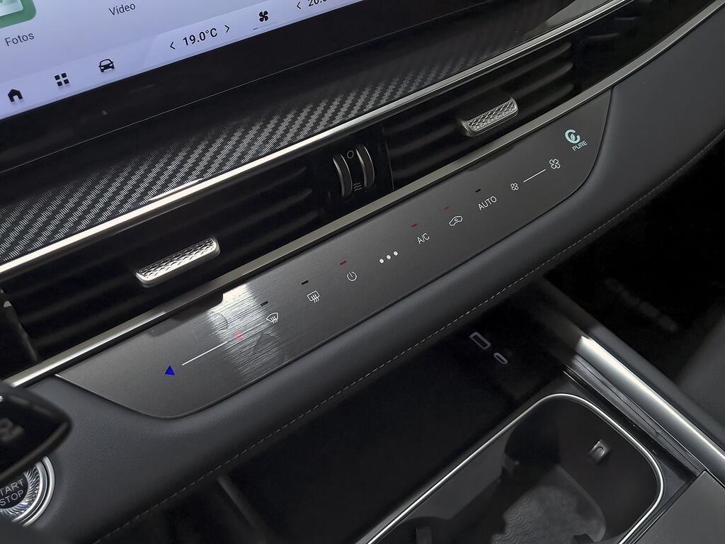 Ebro S700 1.6 TGDI Luxury 7 DCT 30 Ebro S700 1.6 TGDI Luxury 7 DCT 30