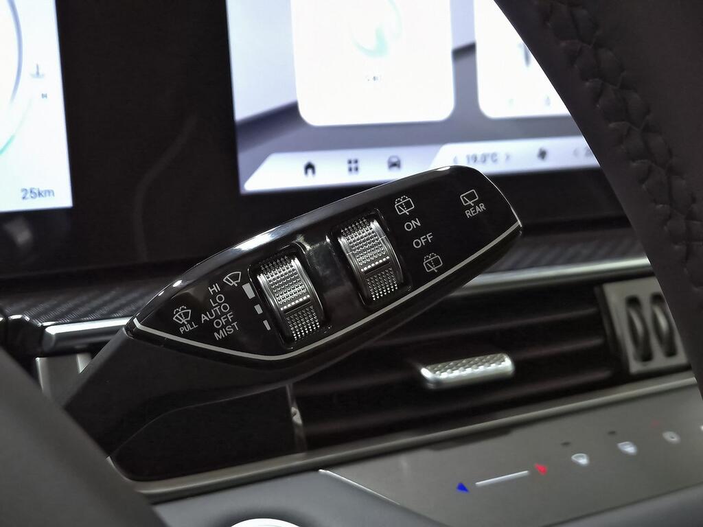 Ebro S700 1.6 TGDI Luxury 7 DCT 17 Ebro S700 1.6 TGDI Luxury 7 DCT 17