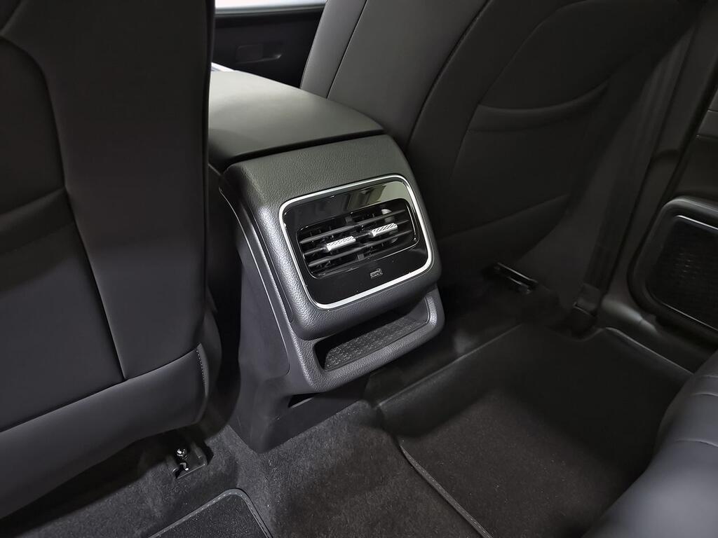 Ebro S700 1.6 TGDI Luxury 7 DCT 37 Ebro S700 1.6 TGDI Luxury 7 DCT 37