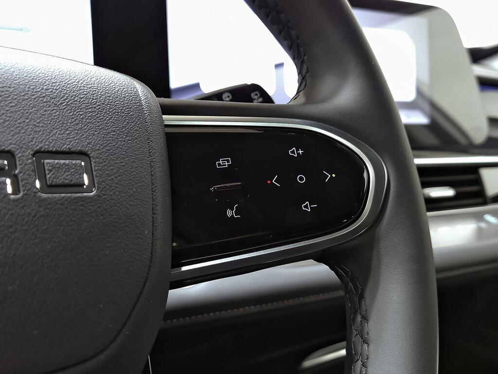 Ebro S700 1.6 TGDI Luxury 7 DCT 20 Ebro S700 1.6 TGDI Luxury 7 DCT 20