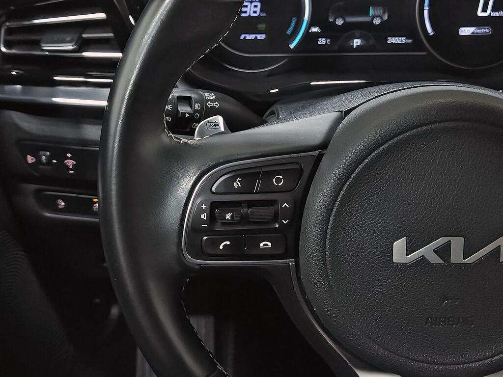 Kia e-Niro e-Niro 100kW (136CV) Drive 17 Kia e-Niro e-Niro 100kW (136CV) Drive 17