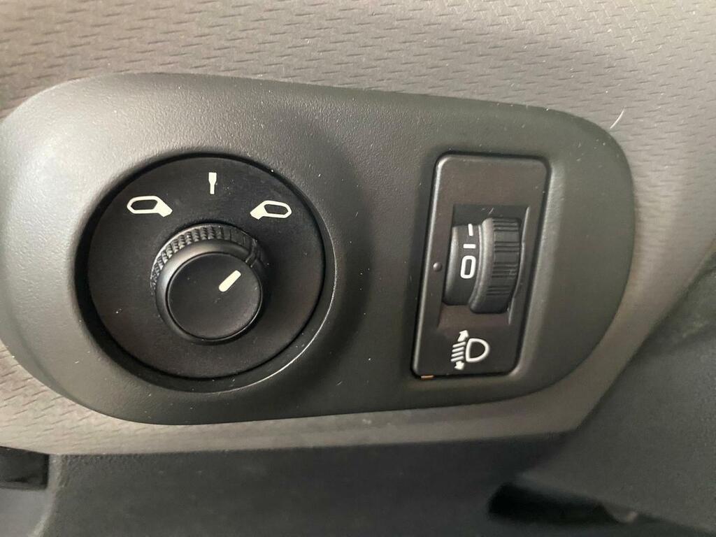 Citroën C4 Cactus PureTech 60KW (82CV) Feel 14 Citroën C4 Cactus PureTech 60KW (82CV) Feel 14