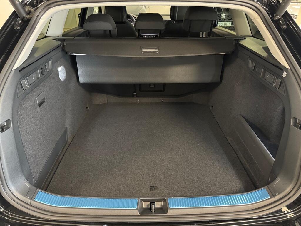 Skoda Superb Combi 2.0 TDI 110kW DSG Selection 7 Skoda Superb Combi 2.0 TDI 110kW DSG Selection 7