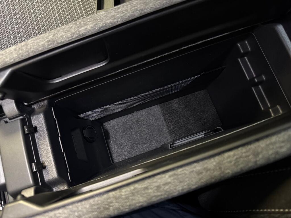 Skoda Superb Combi 2.0 TDI 110kW DSG Selection 17 Skoda Superb Combi 2.0 TDI 110kW DSG Selection 17