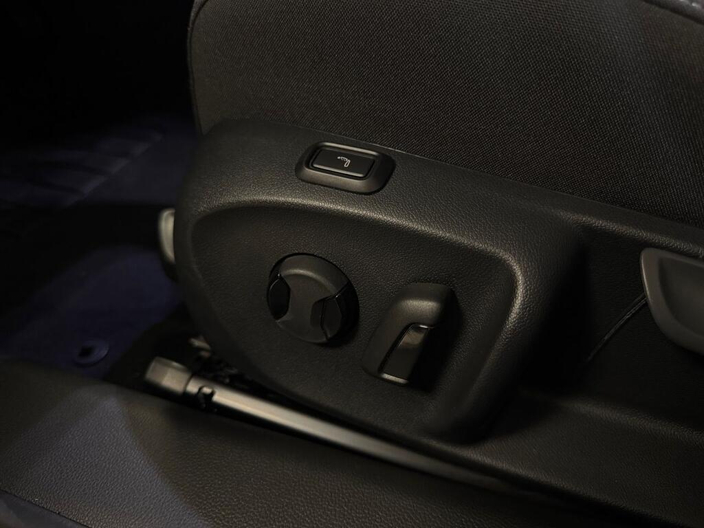 Skoda Superb Combi 2.0 TDI 110kW DSG Selection 18 Skoda Superb Combi 2.0 TDI 110kW DSG Selection 18