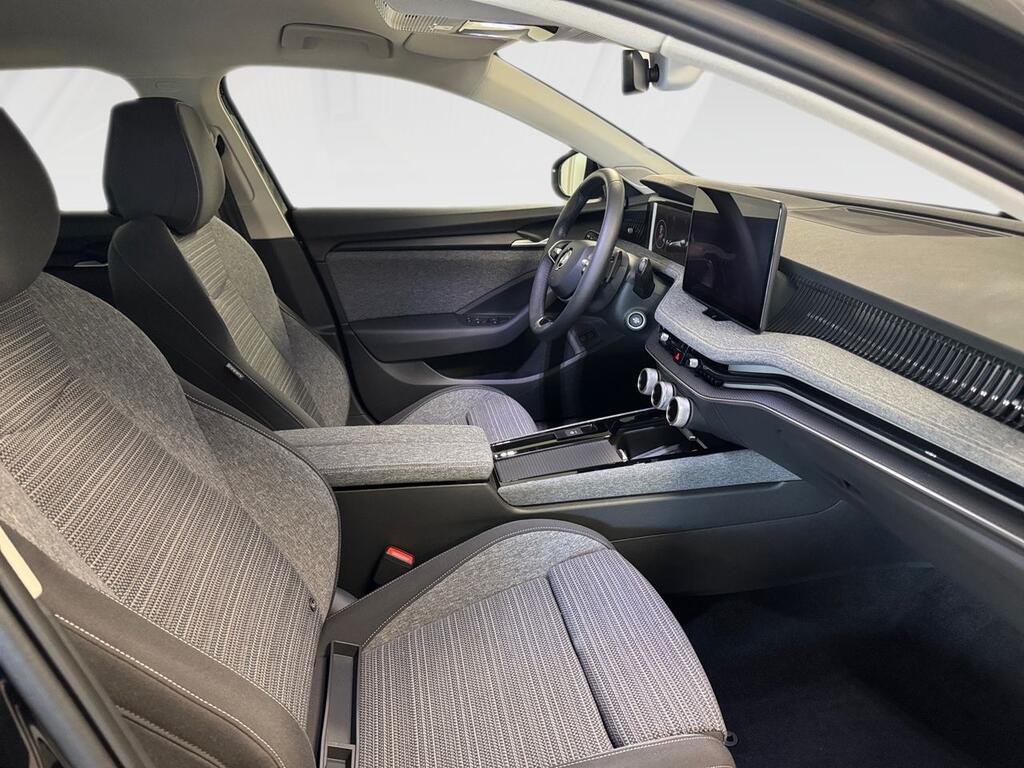 Skoda Superb Combi 2.0 TDI 110kW DSG Selection 5 Skoda Superb Combi 2.0 TDI 110kW DSG Selection 5