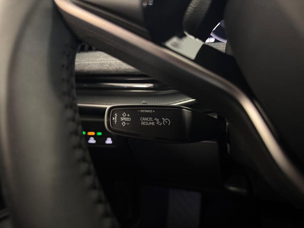 Skoda Superb Combi 2.0 TDI 110kW DSG Selection 16 Skoda Superb Combi 2.0 TDI 110kW DSG Selection 16