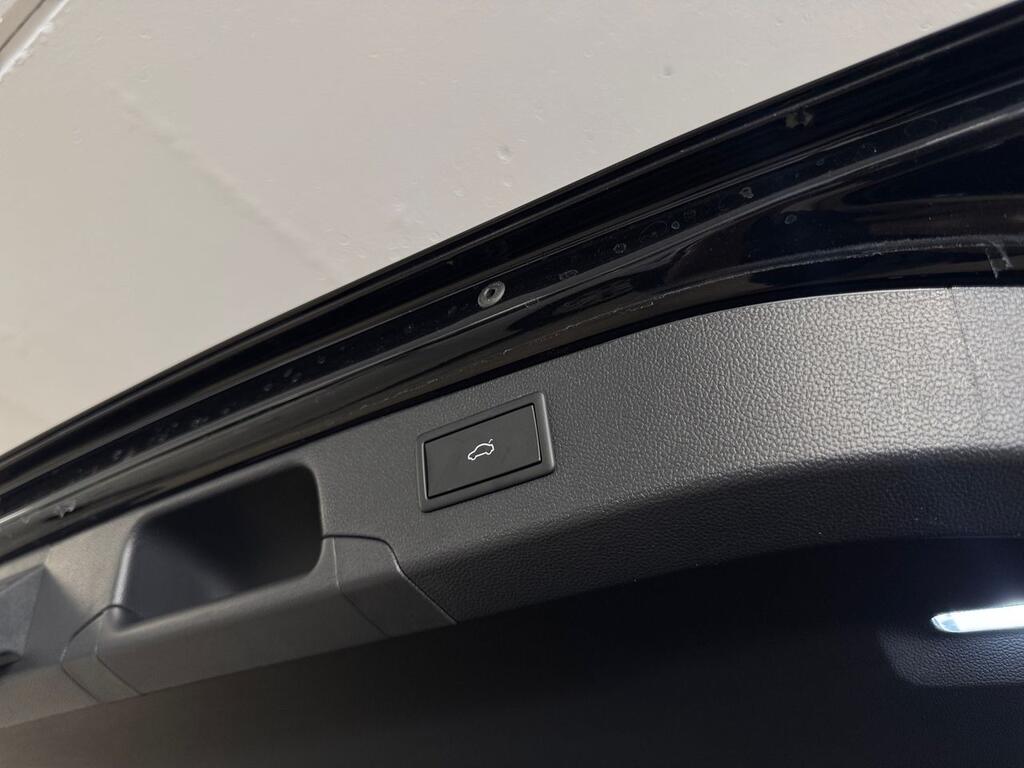 Skoda Superb Combi 2.0 TDI 110kW DSG Selection 20 Skoda Superb Combi 2.0 TDI 110kW DSG Selection 20