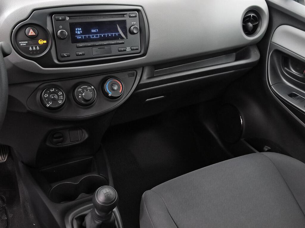 Toyota Yaris 1.0 70 Business 8 Toyota Yaris 1.0 70 Business 8