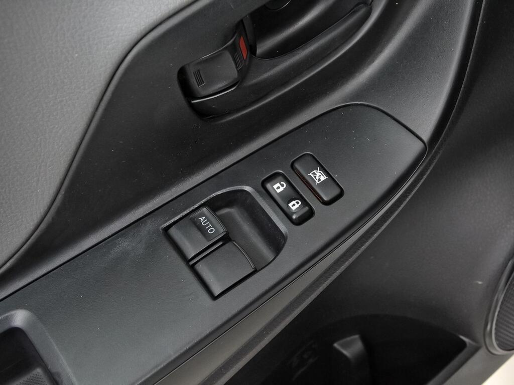 Toyota Yaris 1.0 70 Business 9 Toyota Yaris 1.0 70 Business 9