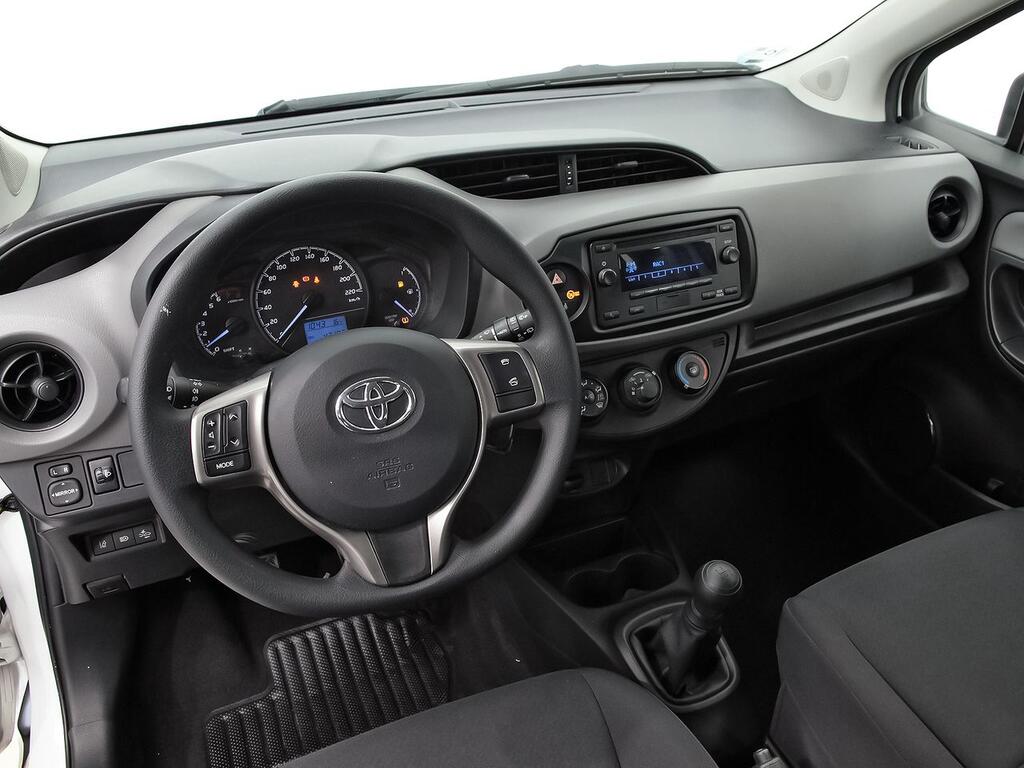 Toyota Yaris 1.0 70 Business 4 Toyota Yaris 1.0 70 Business 4