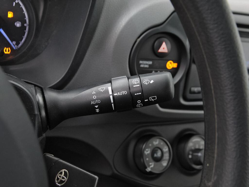 Toyota Yaris 1.0 70 Business 14 Toyota Yaris 1.0 70 Business 14