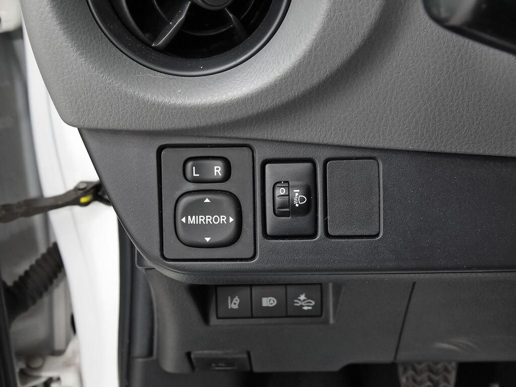 Toyota Yaris 1.0 70 Business 10 Toyota Yaris 1.0 70 Business 10