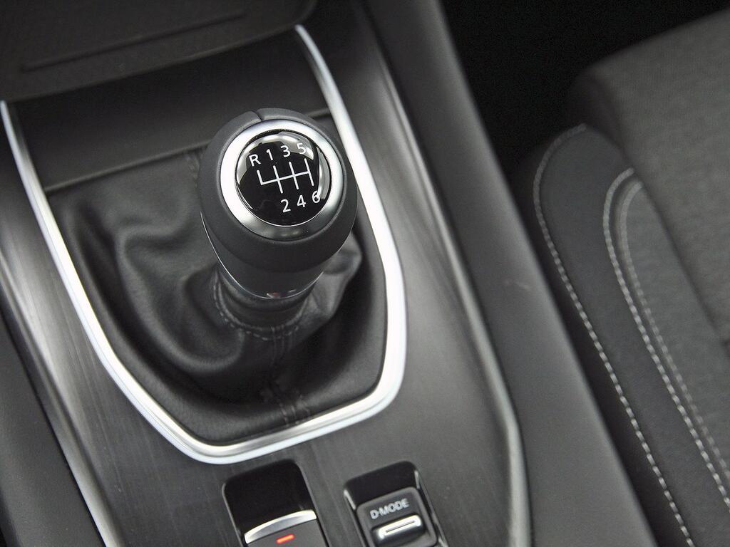 Nissan Qashqai DIG-T 103kW mHEV 4x2 N-GO 21 Nissan Qashqai DIG-T 103kW mHEV 4x2 N-GO 21