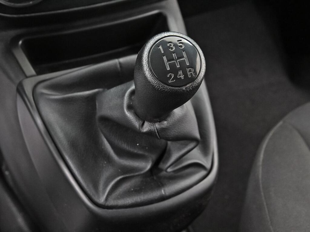 Fiat Fiorino FURGON 1.3 MULTIJET 16V 95 SX 4P 23 Fiat Fiorino FURGON 1.3 MULTIJET 16V 95 SX 4P 23