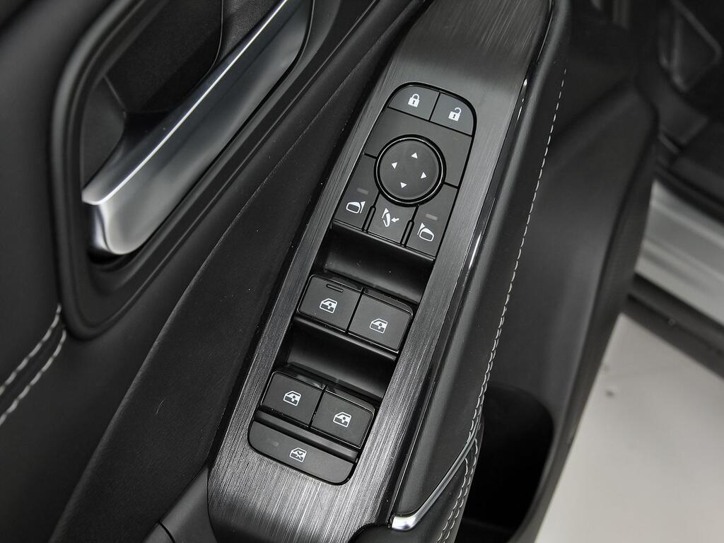 Nissan Qashqai DIG-T 103kW N-Connecta 12 Nissan Qashqai DIG-T 103kW N-Connecta 12