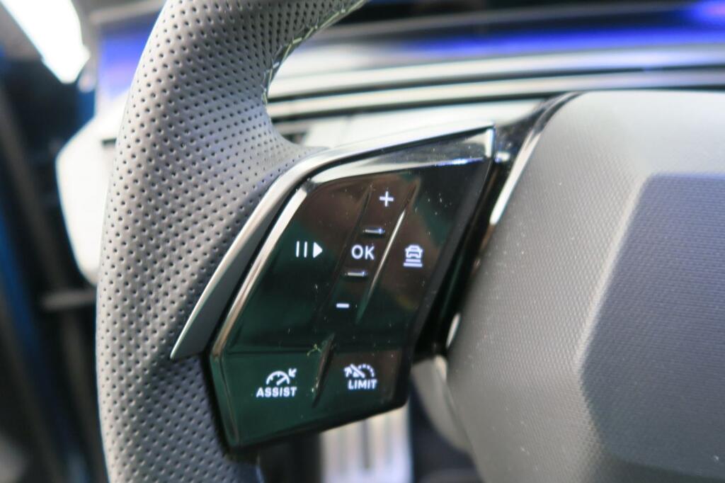 Peugeot 3008 GT Eléctrico 157kW 8 Peugeot 3008 GT Eléctrico 157kW 8