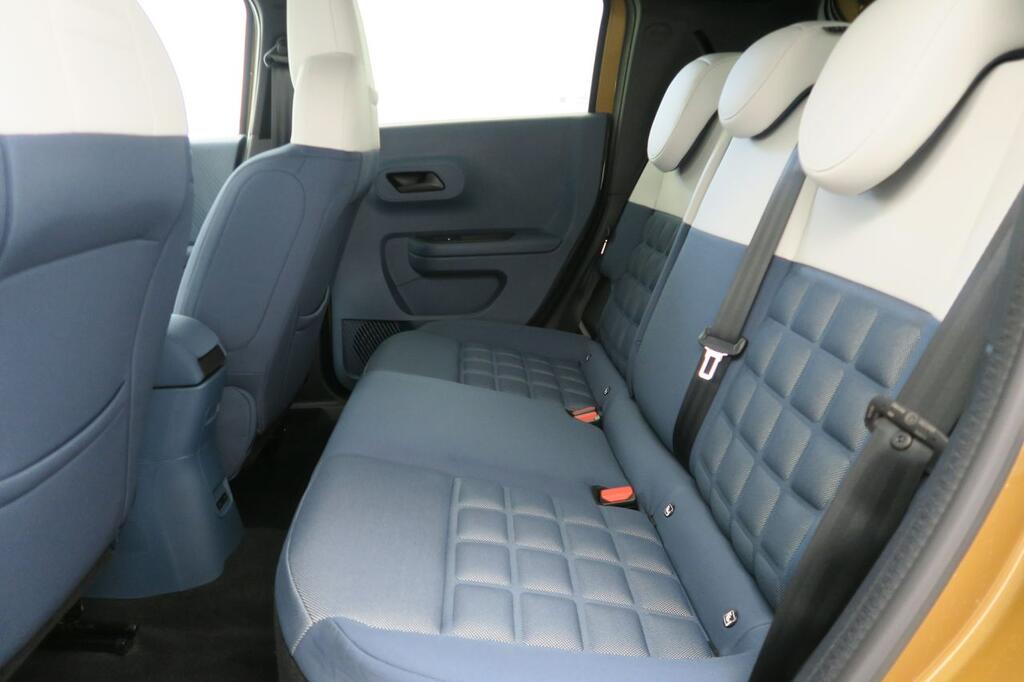 Fiat Grande Panda La Prima MHEV 81kW (110cv) 15 Fiat Grande Panda La Prima MHEV 81kW (110cv) 15