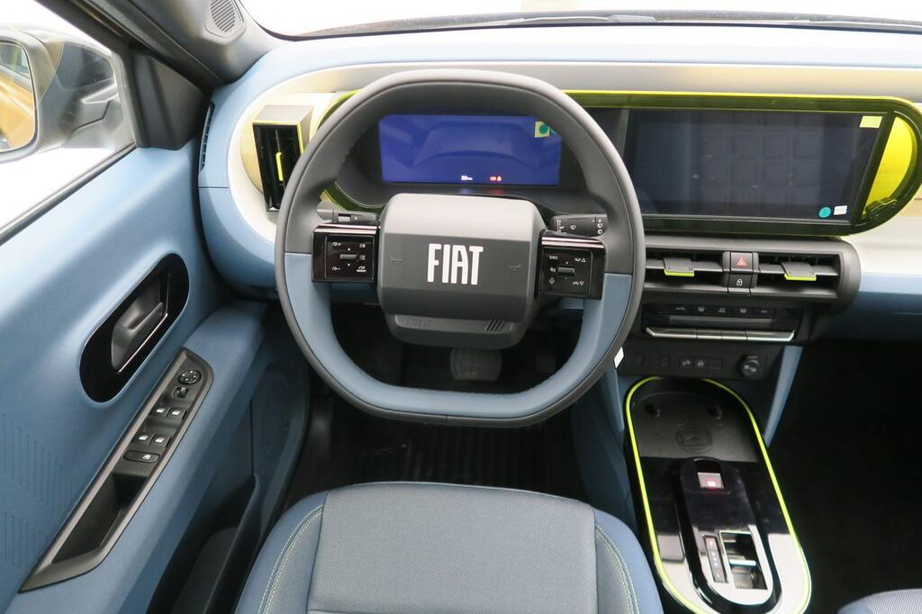 Fiat Grande Panda La Prima MHEV 81kW (110cv) 11 Fiat Grande Panda La Prima MHEV 81kW (110cv) 11