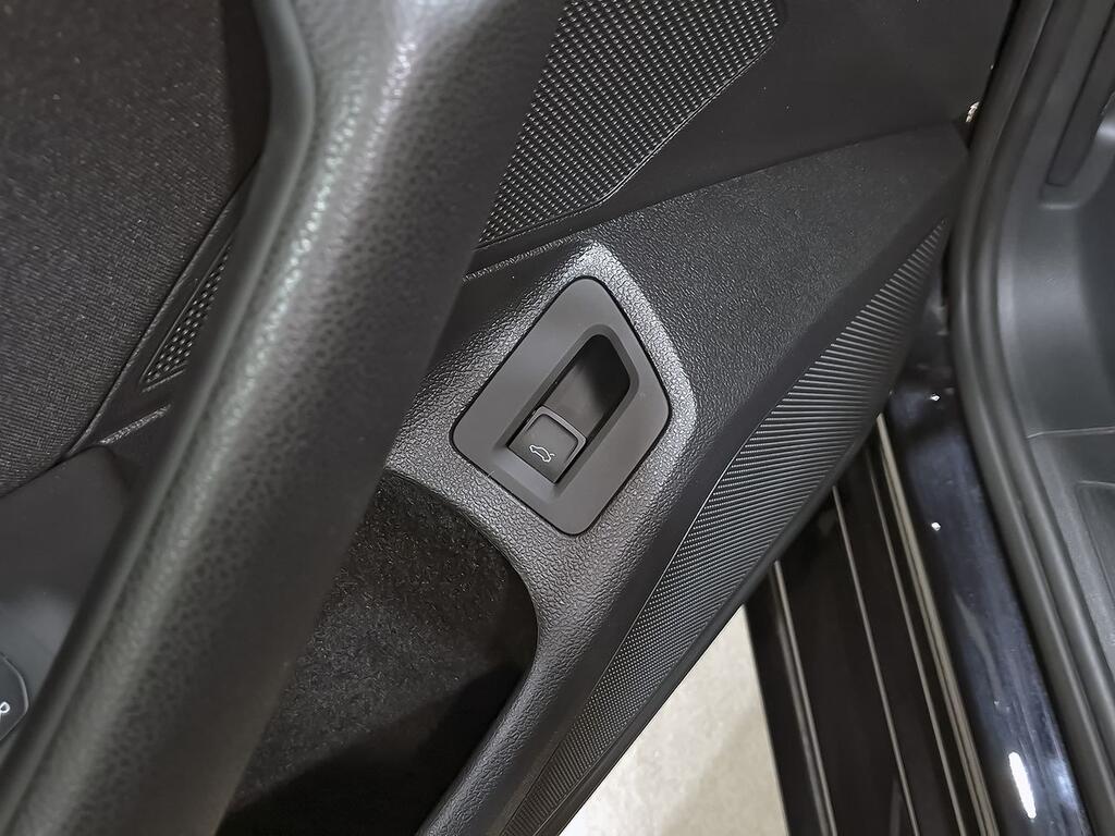 Volkswagen Passat Variant Executive 2.0 TDI 110kW DSG 10 Volkswagen Passat Variant Executive 2.0 TDI 110kW DSG 10