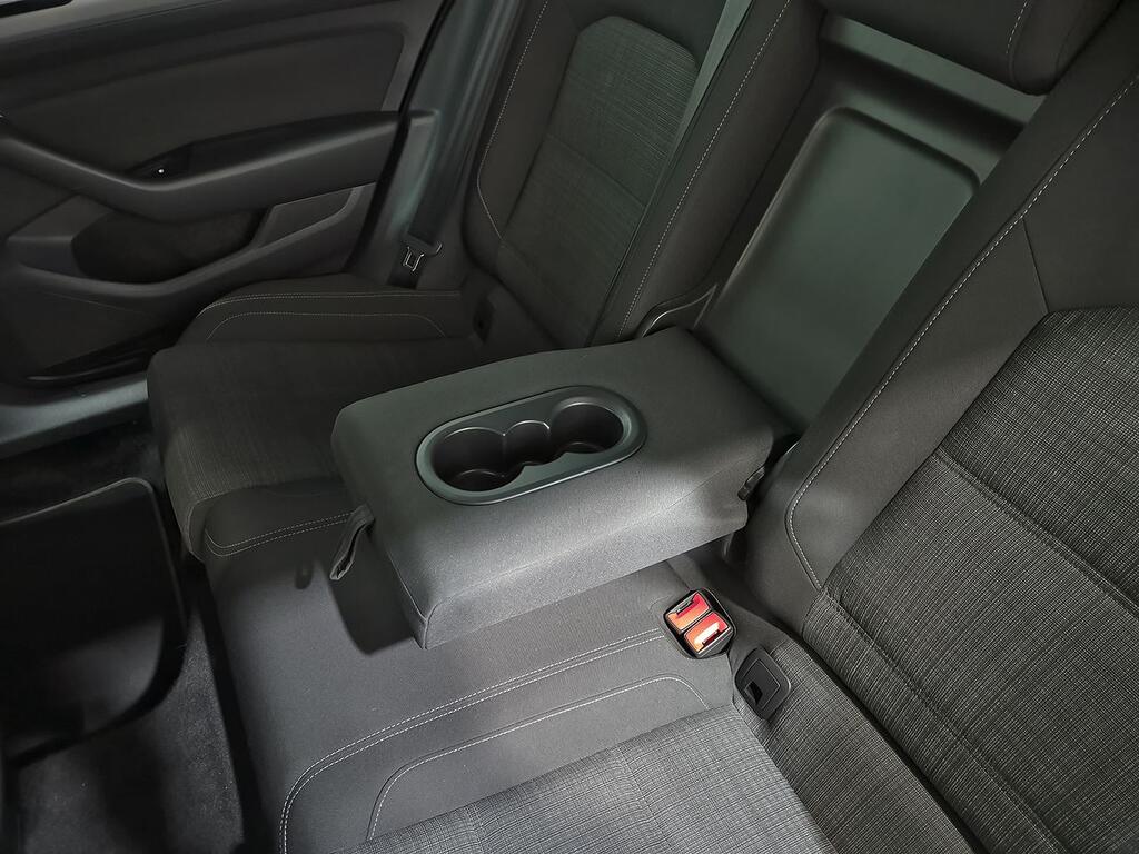 Volkswagen Passat Variant Executive 2.0 TDI 110kW DSG 36 Volkswagen Passat Variant Executive 2.0 TDI 110kW DSG 36