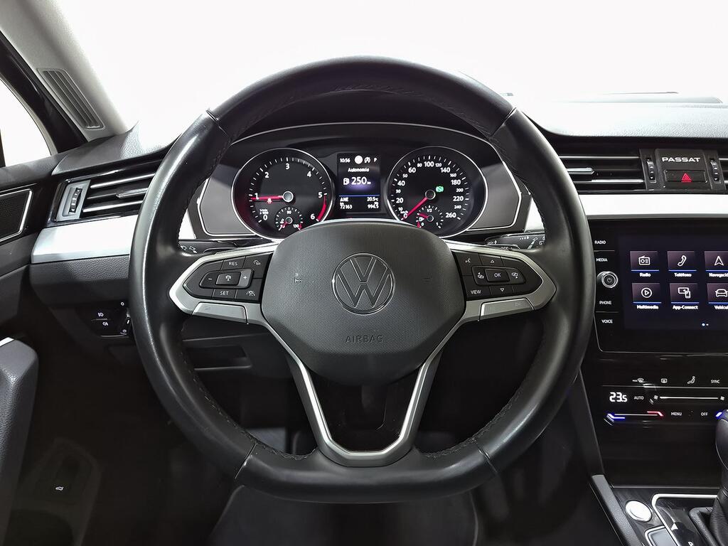 Volkswagen Passat Variant Executive 2.0 TDI 110kW DSG 19 Volkswagen Passat Variant Executive 2.0 TDI 110kW DSG 19