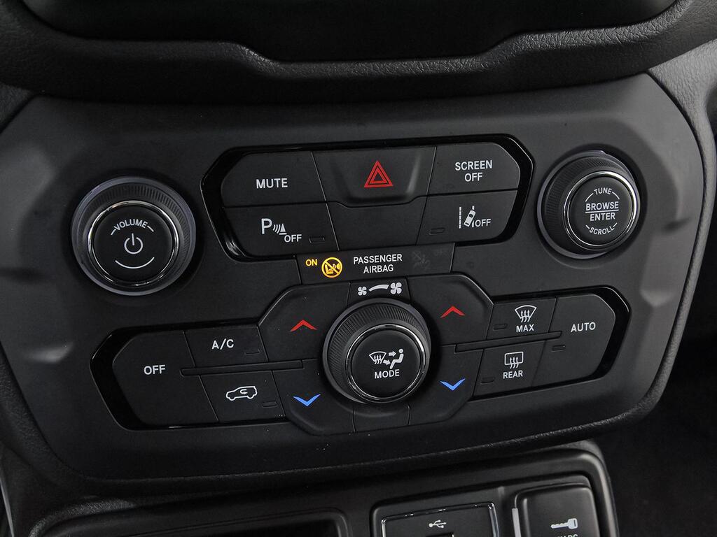 Jeep Renegade eHybrid 1.5 96kW(130CV) Limited ATX 29 Jeep Renegade eHybrid 1.5 96kW(130CV) Limited ATX 29