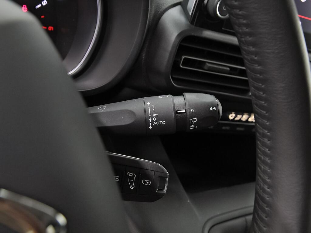 Citroën Berlingo 1.5 BLUEHDI 100 TALLA M SHINE BUSINESS 5P (N1) 17 Citroën Berlingo 1.5 BLUEHDI 100 TALLA M SHINE BUSINESS 5P (N1) 17