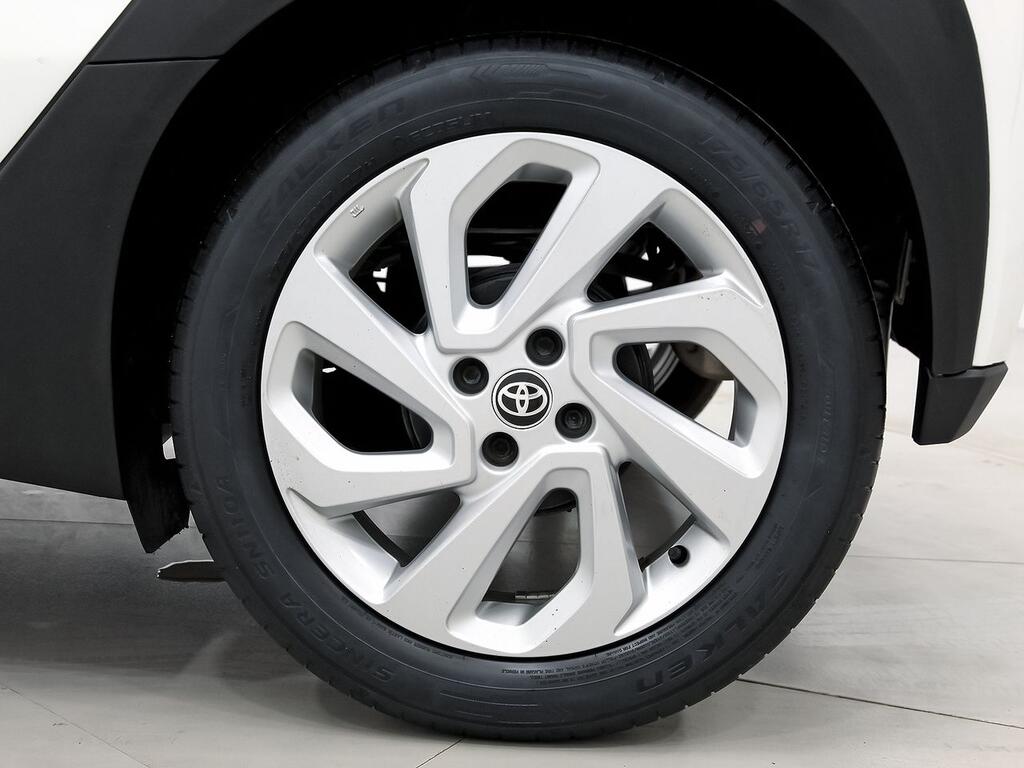 Toyota Aygo X Cross 1.0 VVT-I 72CV Play 10 Toyota Aygo X Cross 1.0 VVT-I 72CV Play 10