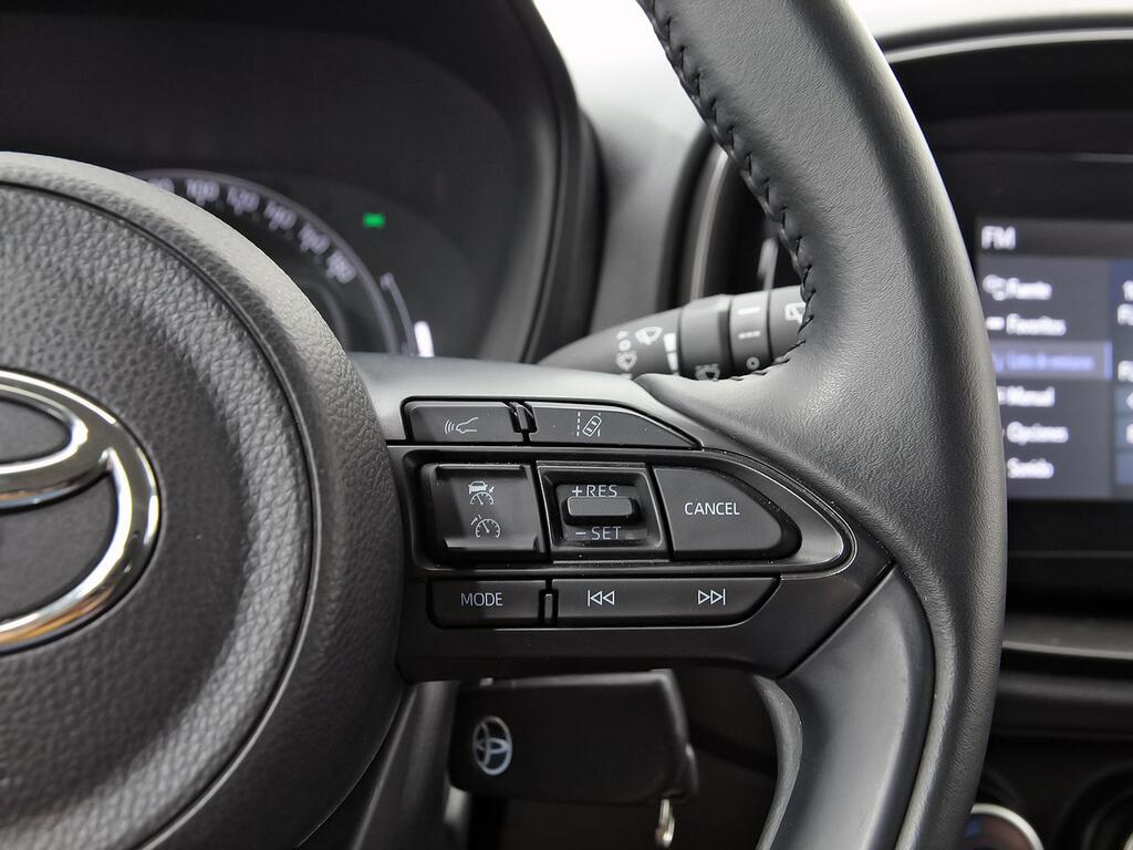 Toyota Aygo X Cross 1.0 VVT-I 72CV Play 17 Toyota Aygo X Cross 1.0 VVT-I 72CV Play 17