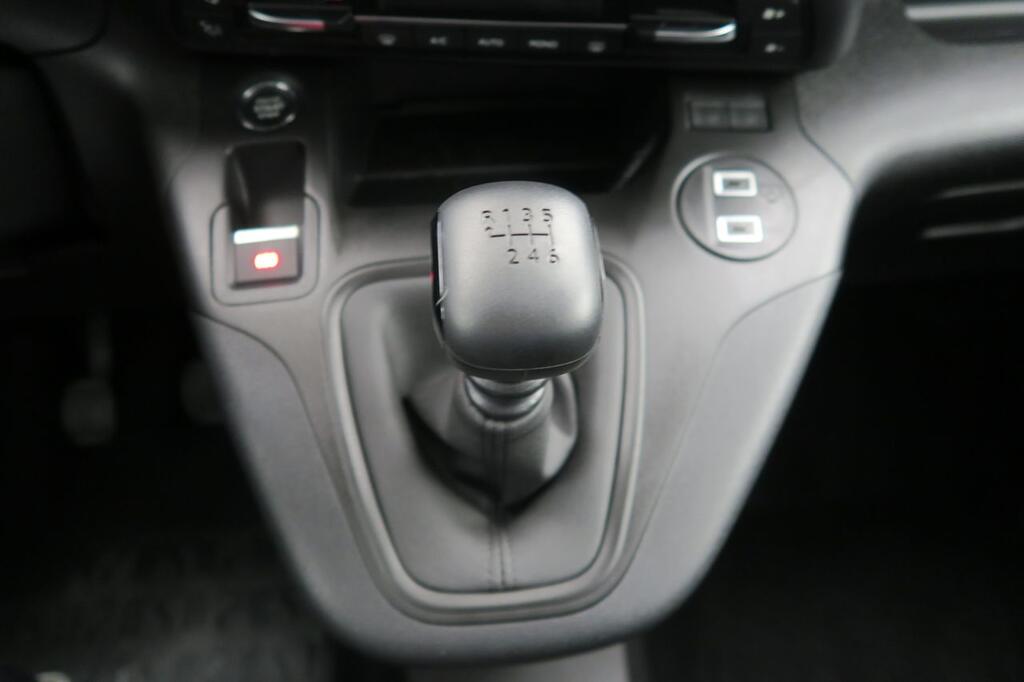 Opel Combo Cargo 100 Cv 1.5 Td S/S MT6 €6.4 8 Opel Combo Cargo 100 Cv 1.5 Td S/S MT6 €6.4 8