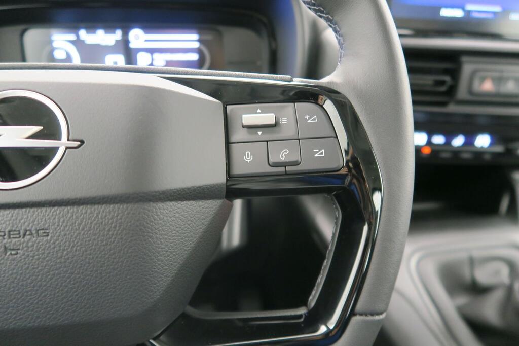 Opel Combo Cargo 100 Cv 1.5 Td S/S MT6 €6.4 11 Opel Combo Cargo 100 Cv 1.5 Td S/S MT6 €6.4 11