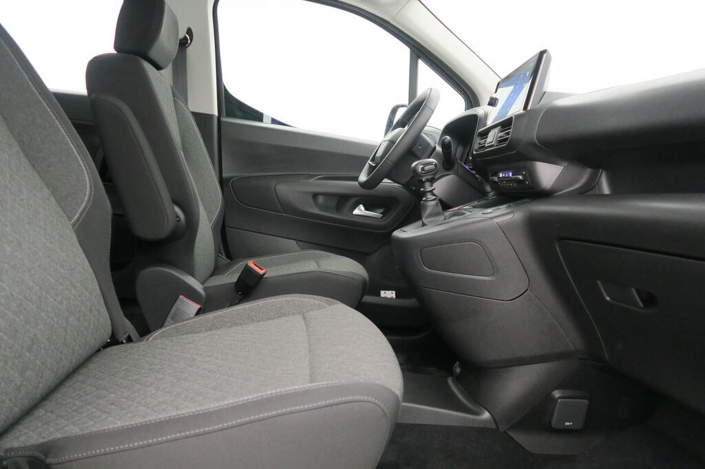 Opel Combo Cargo 100 Cv 1.5 Td S/S MT6 €6.4 15 Opel Combo Cargo 100 Cv 1.5 Td S/S MT6 €6.4 15