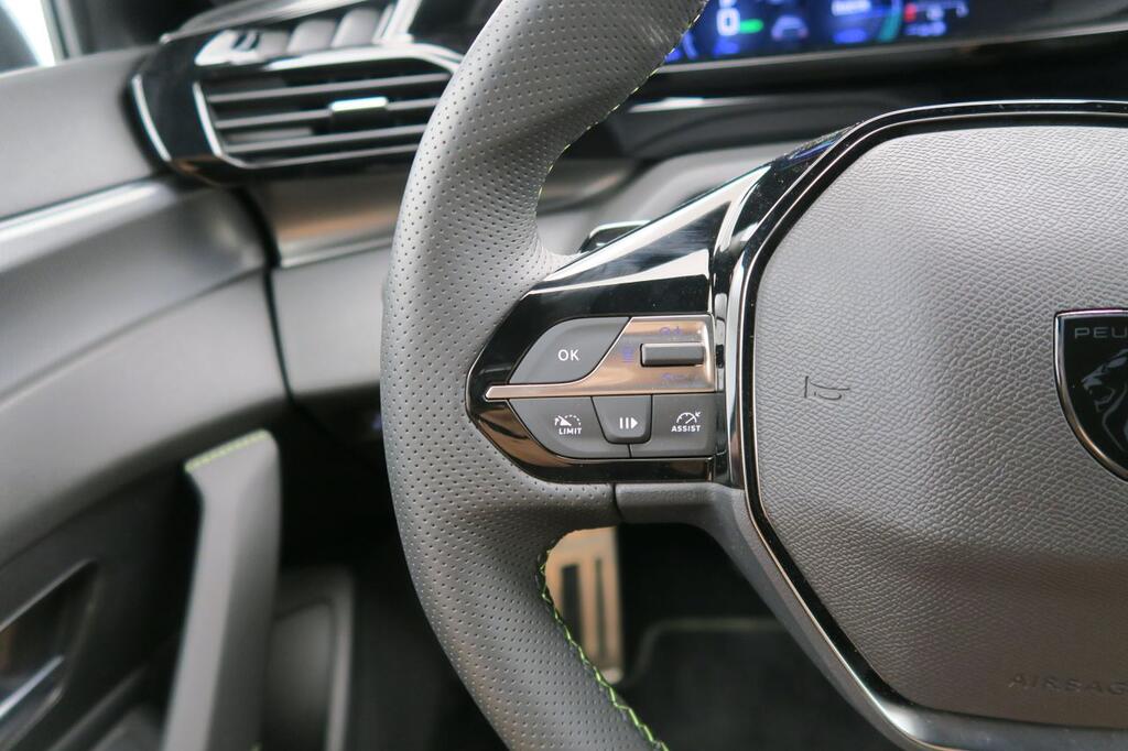 Peugeot 408 408 GT PHEV 180 e-EAT8 10 Peugeot 408 408 GT PHEV 180 e-EAT8 10