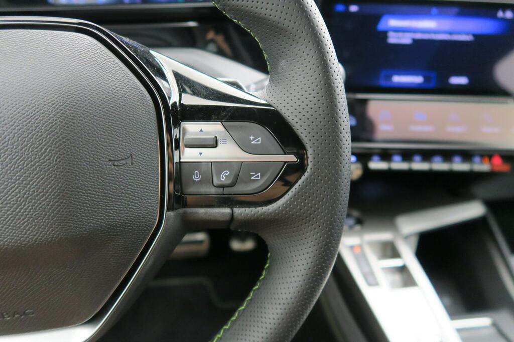 Peugeot 408 408 GT PHEV 180 e-EAT8 11 Peugeot 408 408 GT PHEV 180 e-EAT8 11