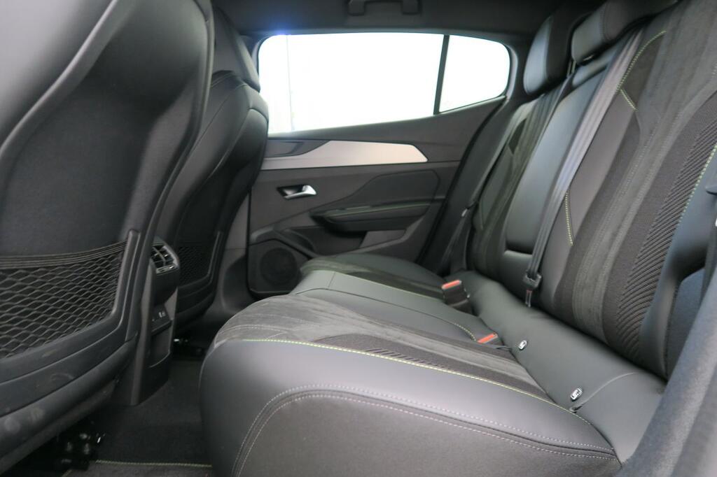 Peugeot 408 408 GT PHEV 180 e-EAT8 18 Peugeot 408 408 GT PHEV 180 e-EAT8 18