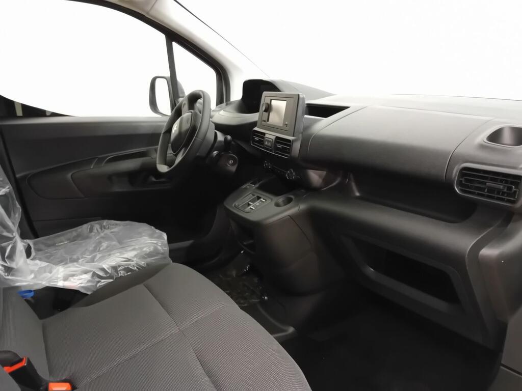 Peugeot Partner E-PARTNER STANDARD 800KG ELECTRICO BEV 100 KW 136CV 4P 7 Peugeot Partner E-PARTNER STANDARD 800KG ELECTRICO BEV 100 KW 136CV 4P 7