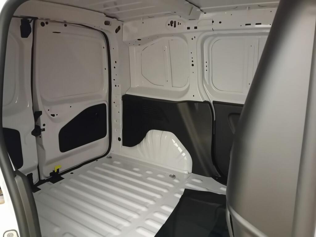 Peugeot Partner E-PARTNER STANDARD 800KG ELECTRICO BEV 100 KW 136CV 4P 15 Peugeot Partner E-PARTNER STANDARD 800KG ELECTRICO BEV 100 KW 136CV 4P 15