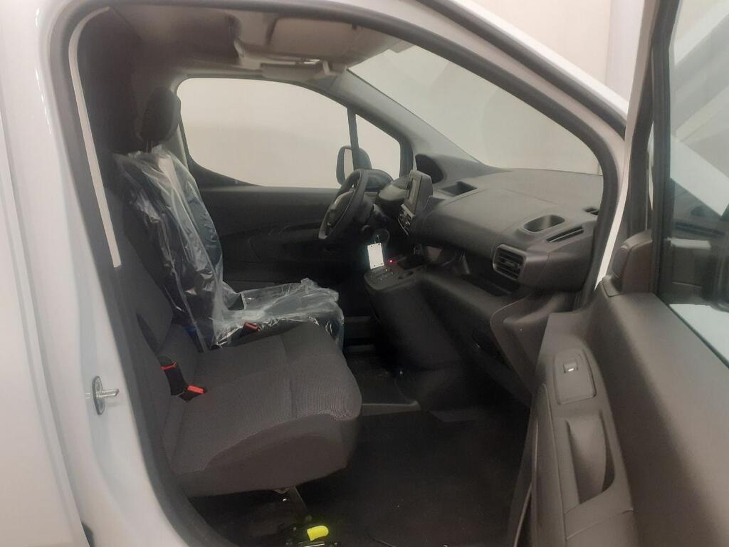 Peugeot Partner E-PARTNER STANDARD 800KG ELECTRICO BEV 100 KW 136CV 4P 11 Peugeot Partner E-PARTNER STANDARD 800KG ELECTRICO BEV 100 KW 136CV 4P 11