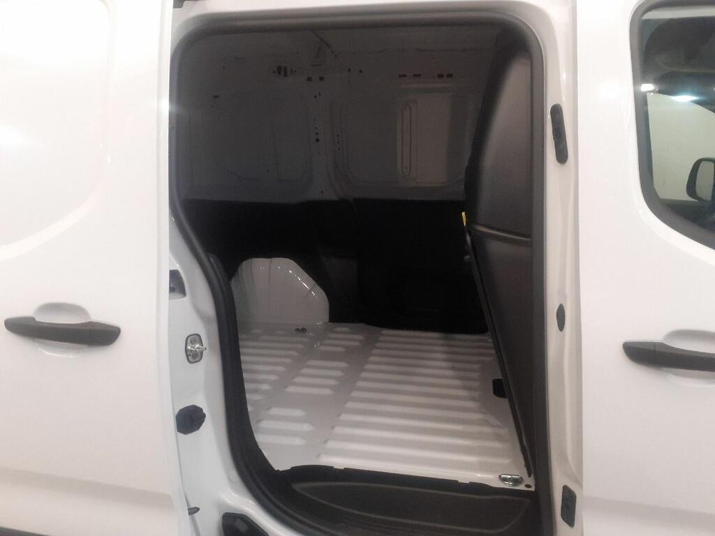 Peugeot Partner E-PARTNER STANDARD 800KG ELECTRICO BEV 100 KW 136CV 4P 16 Peugeot Partner E-PARTNER STANDARD 800KG ELECTRICO BEV 100 KW 136CV 4P 16