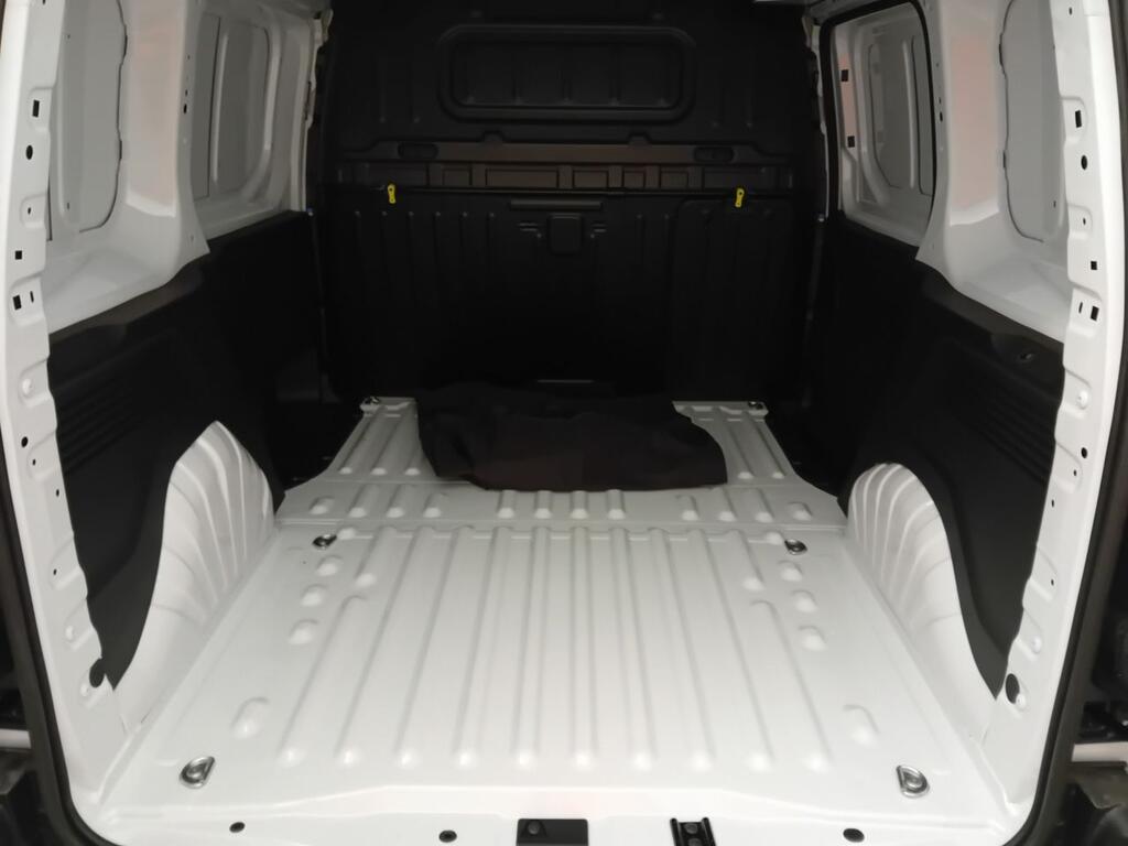 Peugeot Partner E-PARTNER STANDARD 800KG ELECTRICO BEV 100 KW 136CV 4P 14 Peugeot Partner E-PARTNER STANDARD 800KG ELECTRICO BEV 100 KW 136CV 4P 14