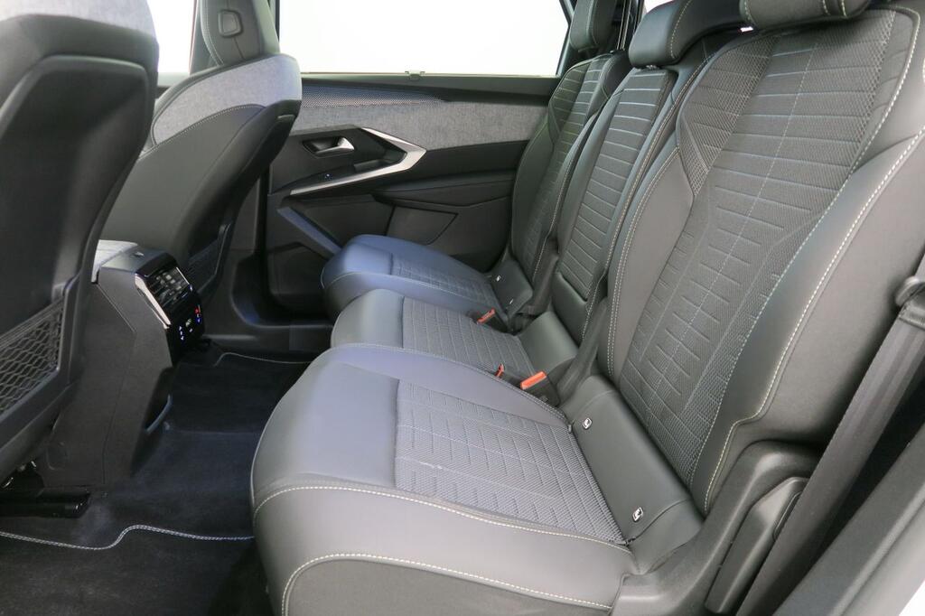 Peugeot 5008 1.2 107KW GT eDCS6 17 Peugeot 5008 1.2 107KW GT eDCS6 17