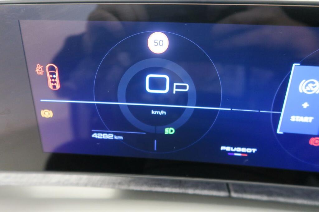 Peugeot 5008 1.2 107KW GT eDCS6 8 Peugeot 5008 1.2 107KW GT eDCS6 8