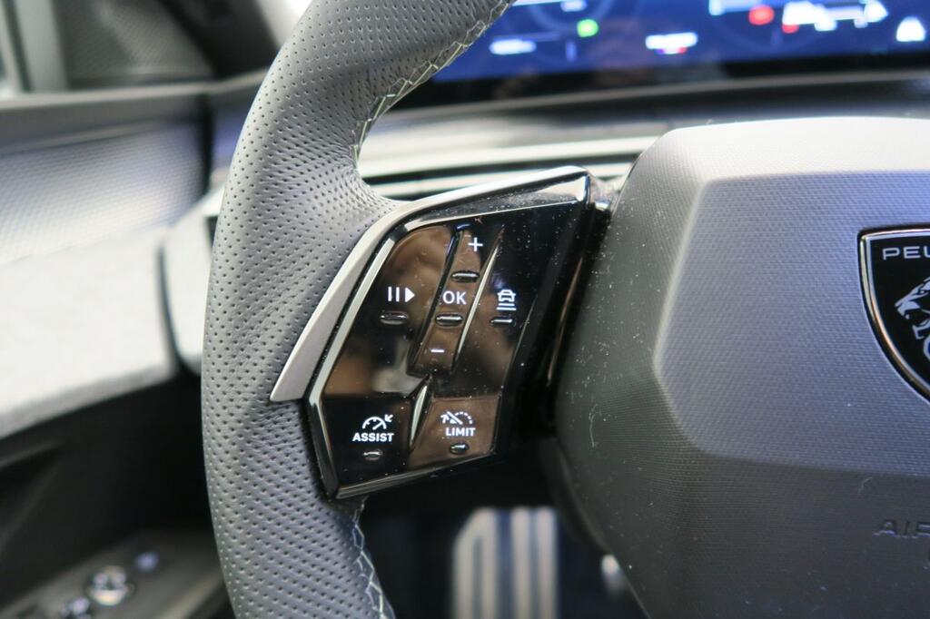 Peugeot 5008 1.2 107KW GT eDCS6 12 Peugeot 5008 1.2 107KW GT eDCS6 12