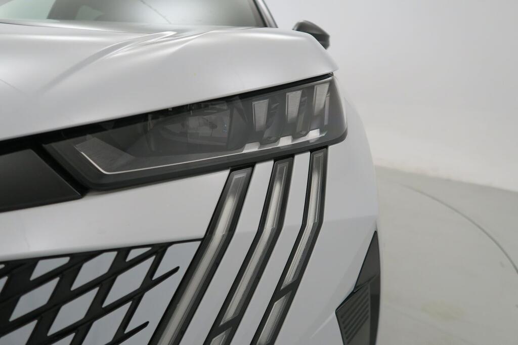 Peugeot 5008 1.2 107KW GT eDCS6 21 Peugeot 5008 1.2 107KW GT eDCS6 21