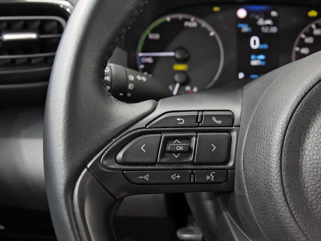 Toyota Yaris 1.5 120H Active Plus 17 Toyota Yaris 1.5 120H Active Plus 17