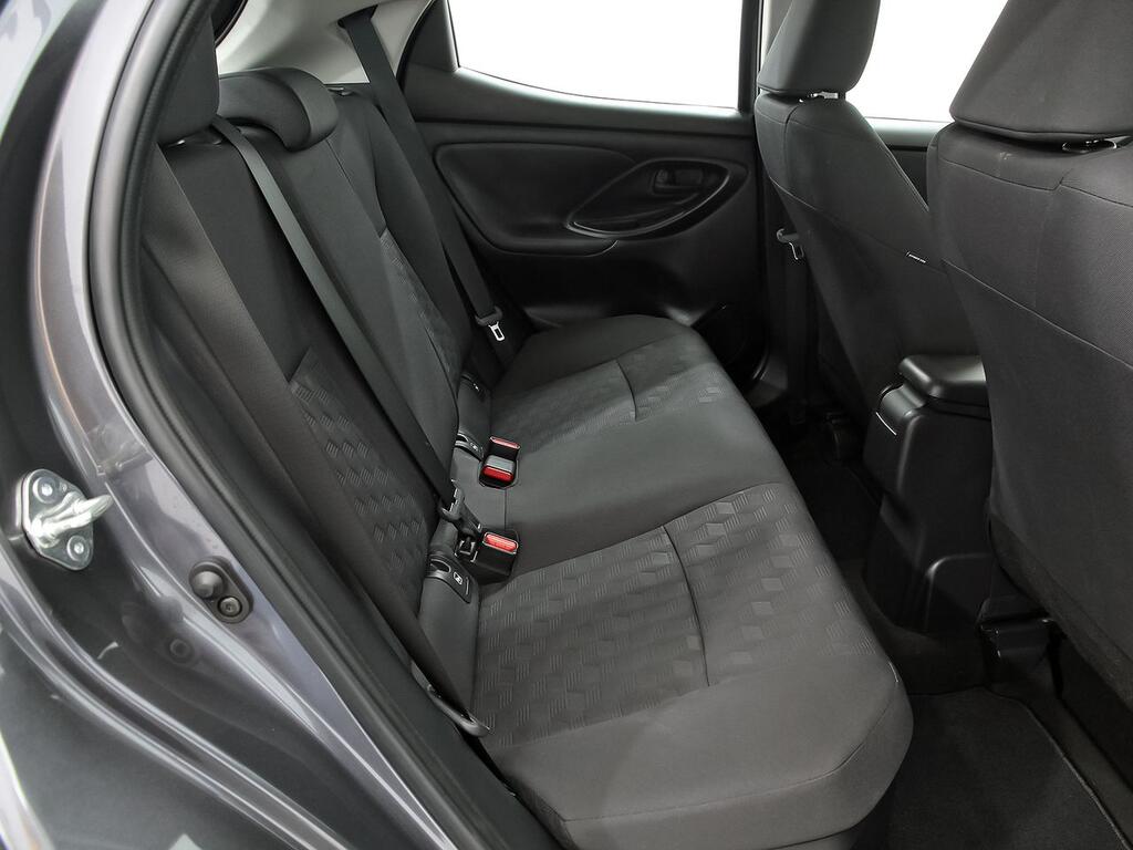 Toyota Yaris 1.5 120H Active Plus 8 Toyota Yaris 1.5 120H Active Plus 8