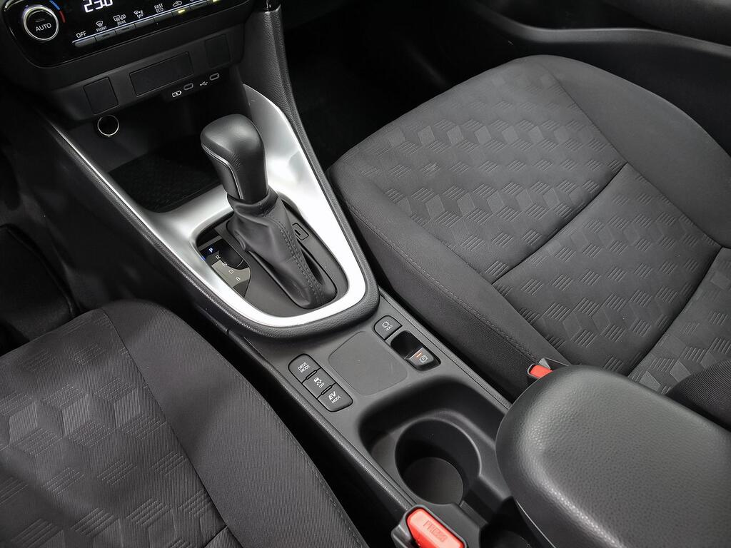 Toyota Yaris 1.5 120H Active Plus 25 Toyota Yaris 1.5 120H Active Plus 25