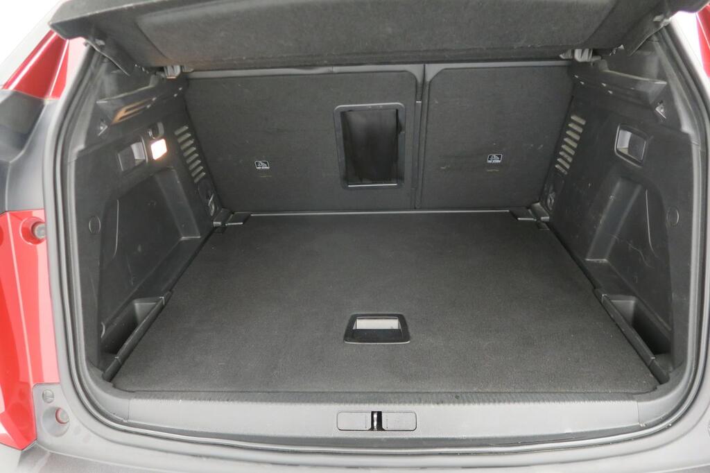 Peugeot 3008 1.2 PureTech 96KW (130CV) S&S Allure 16 Peugeot 3008 1.2 PureTech 96KW (130CV) S&S Allure 16